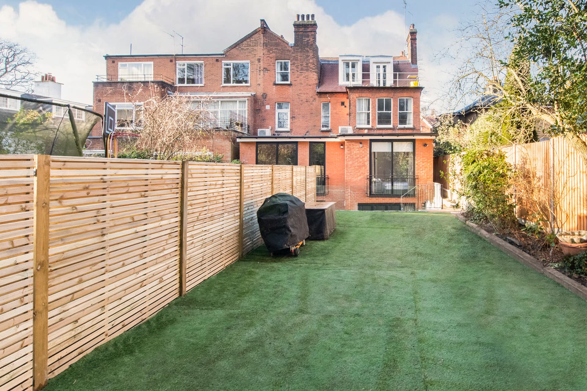 What fruit and vegetables can you grow in a London home, building advice from Hozea Construction